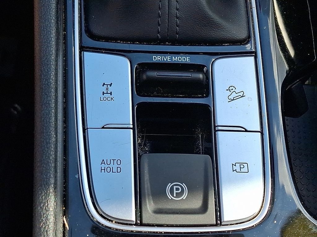 Used 2022 Black Hyundai SEL image 25