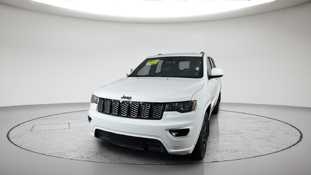 Used 2019 White/off-white Jeep Altitude image 2
