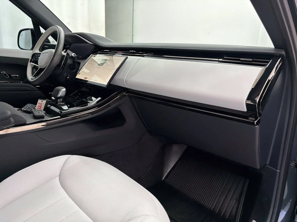 New 2024 Gray Land Rover Dynamic SE image 30