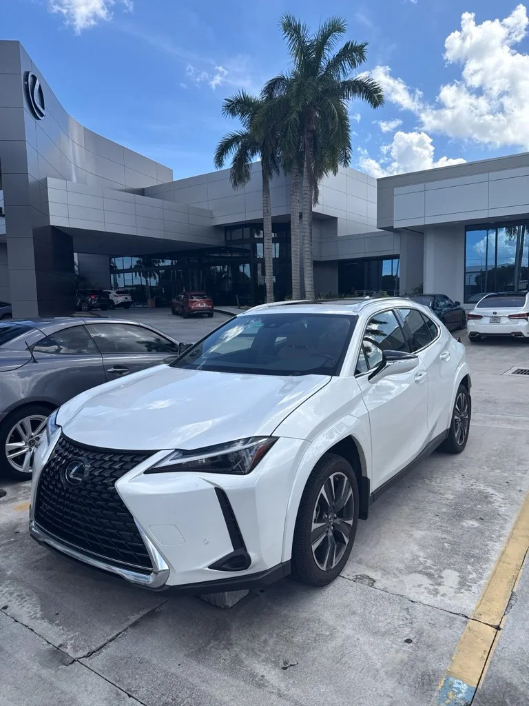 Certified Used 2024 EMINENT WHITE PEARL Lexus 250h Premium image 6