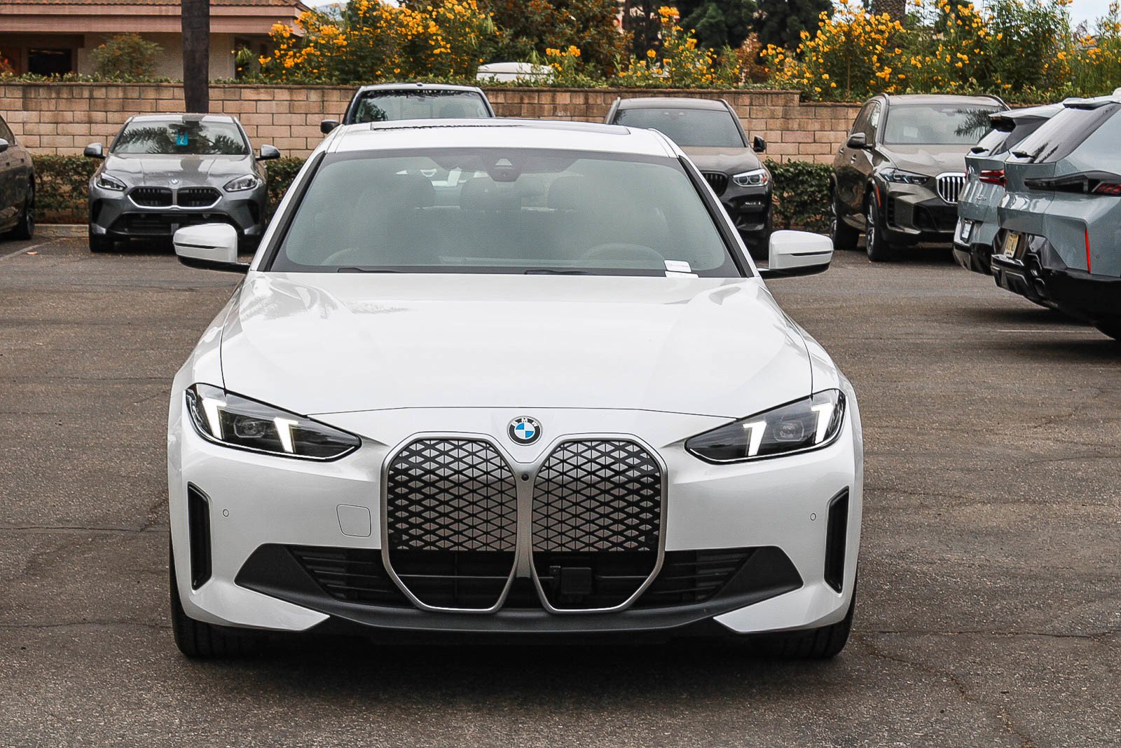 New 2026 Mineral White Metallic BMW eDrive40 image 2