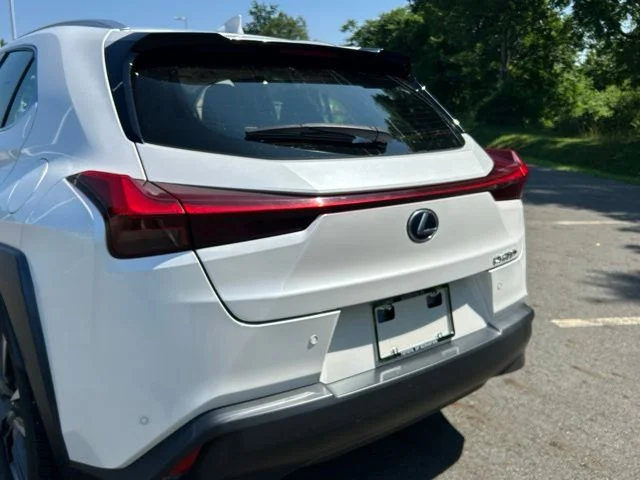 Used 2020 White Lexus 250h Base image 16