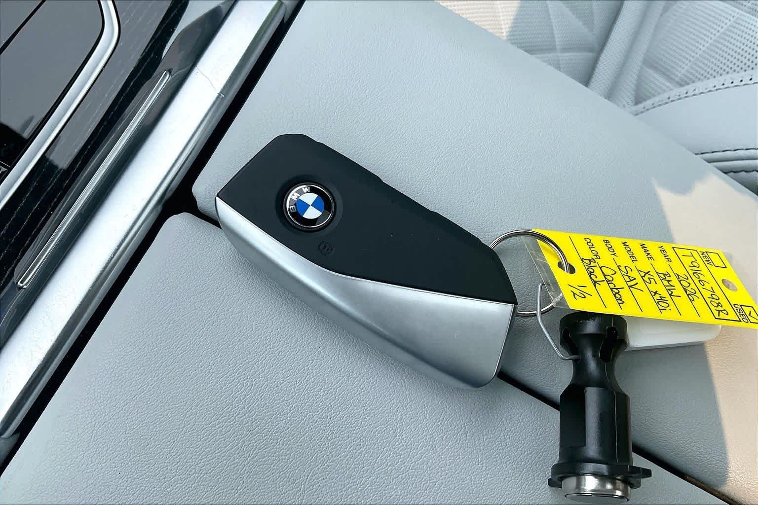 Used 2026 Carbon Black Metallic BMW xDrive40i image 14
