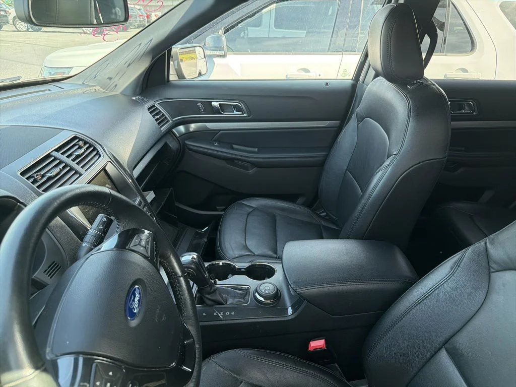 Certified Used 2018 Shadow Black Ford XLT image 5