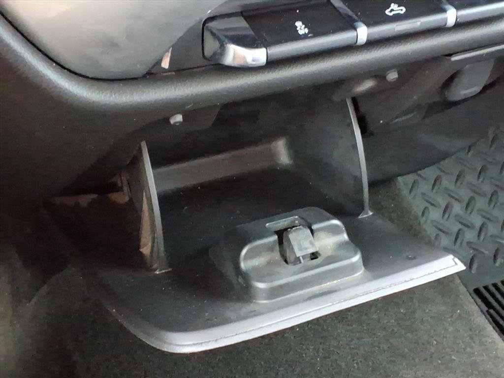 Used 2014 Red Chevrolet LT image 25