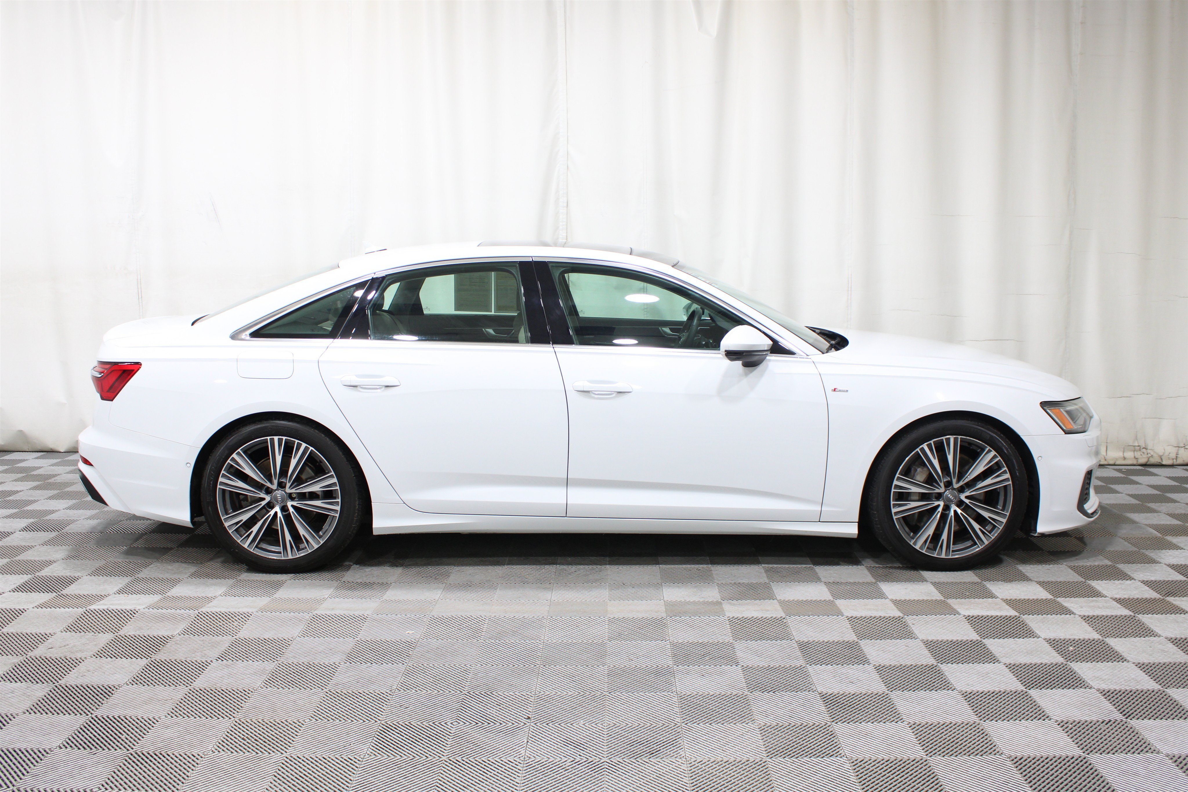 Used 2019 Glacier White Metallic Audi Premium Plus All-Wheel Drive image 28