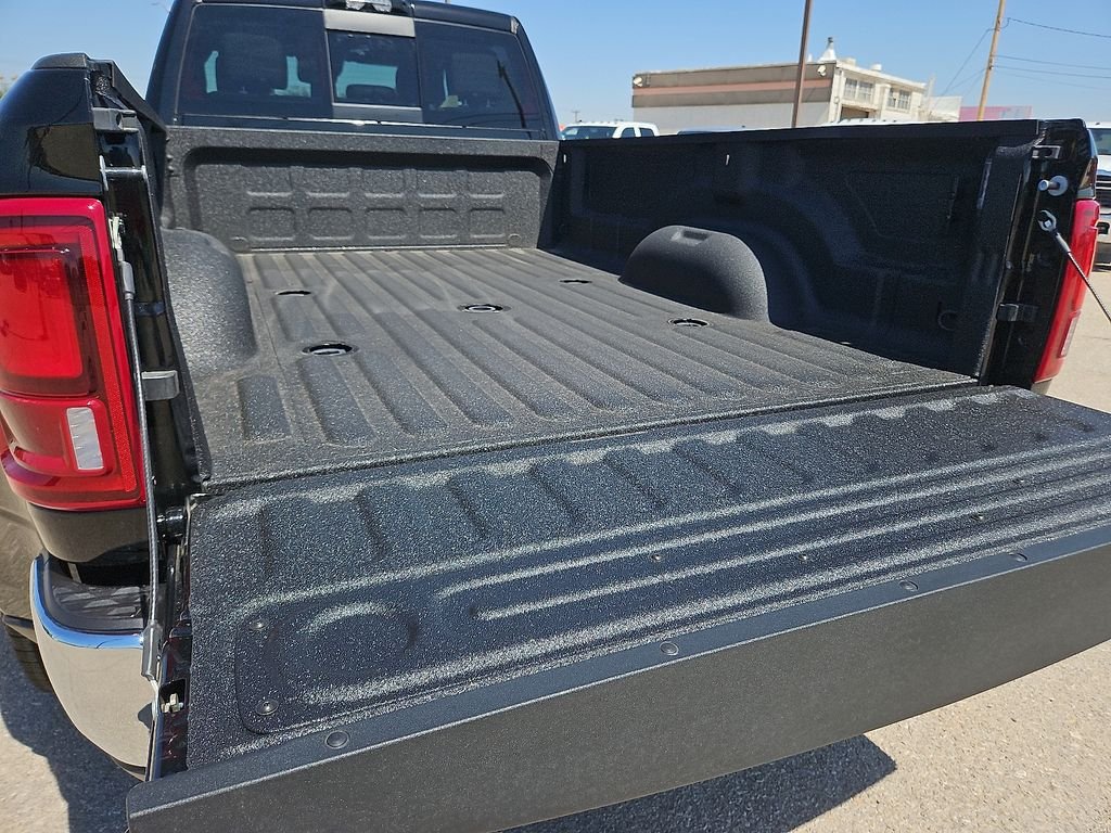 New 2026 Diamond Black Crystal Pearl-Coat Exterior Paint RAM Laramie image 10