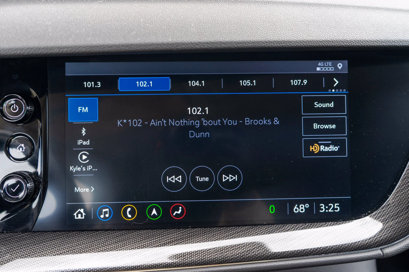 Used 2021 Ebony Twilight Metallic Buick Essence image 18