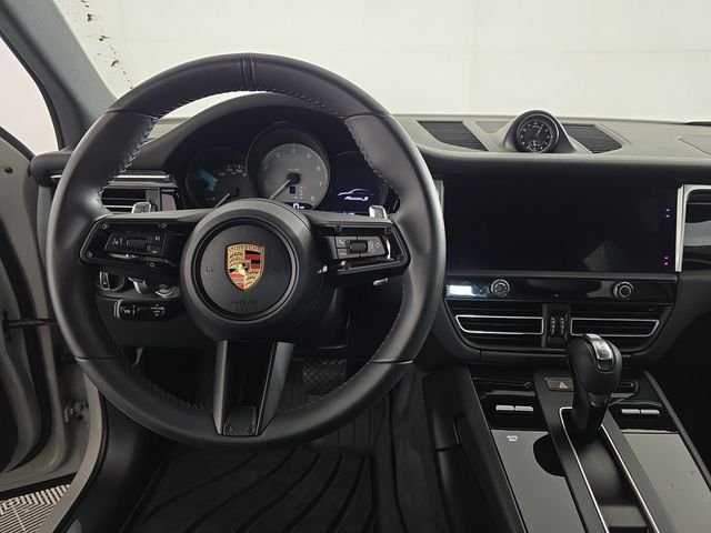 Used 2024  Porsche S image 13