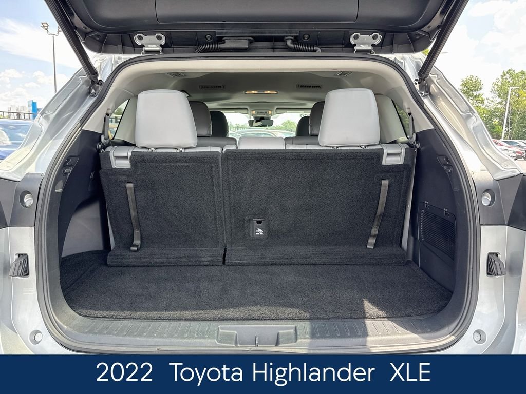 Used 2022 Silver Toyota XLE image 39
