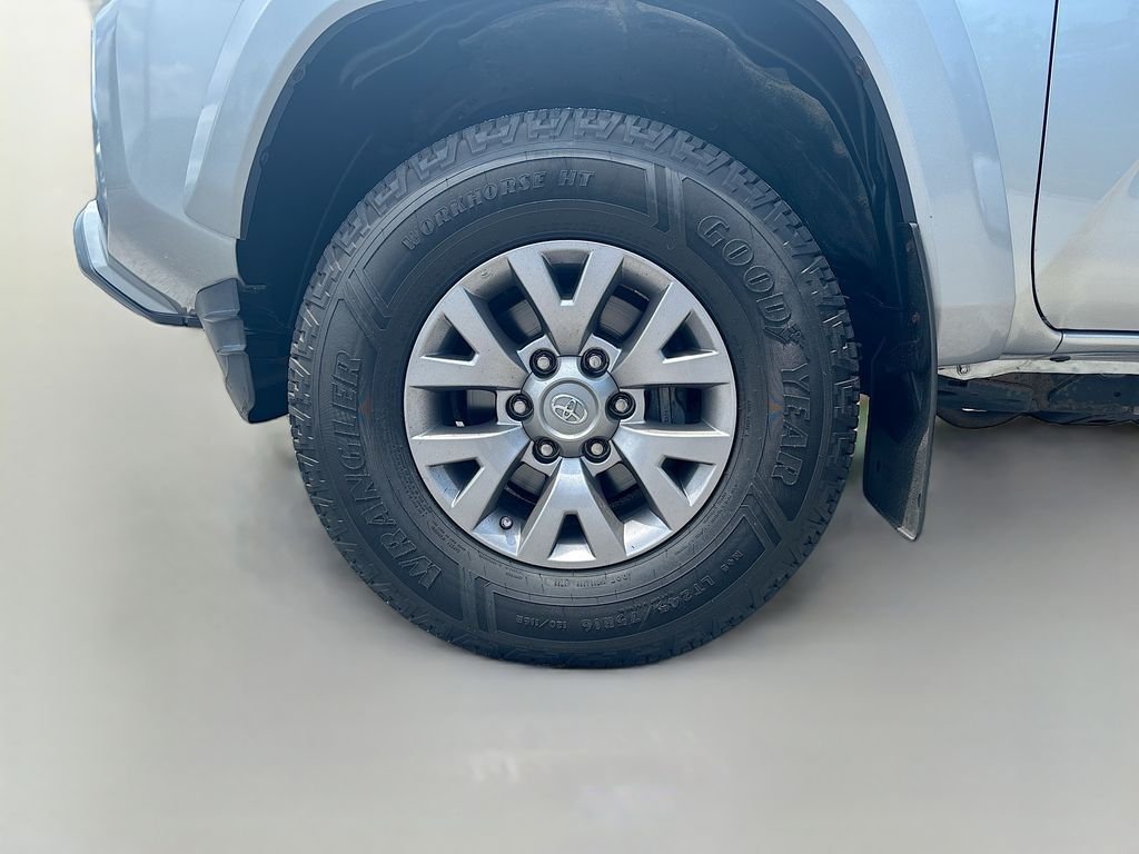 Used 2017 Silver Toyota SR5 image 12