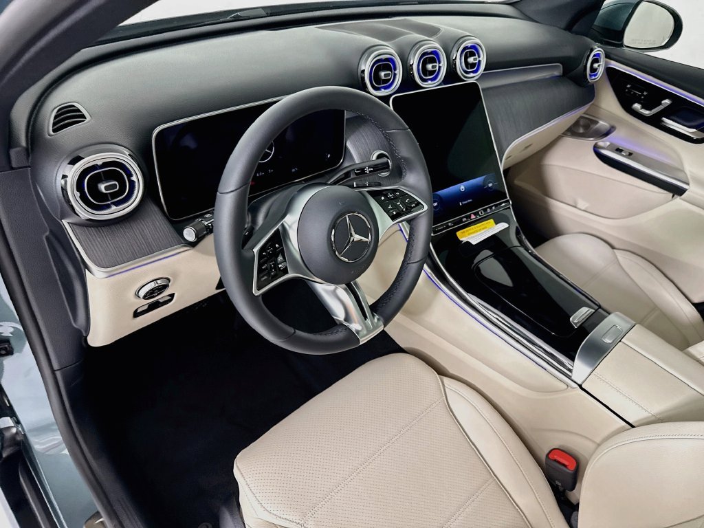 New 2027 Verde Silver Metallic Mercedes-Benz GLC 300 image 10