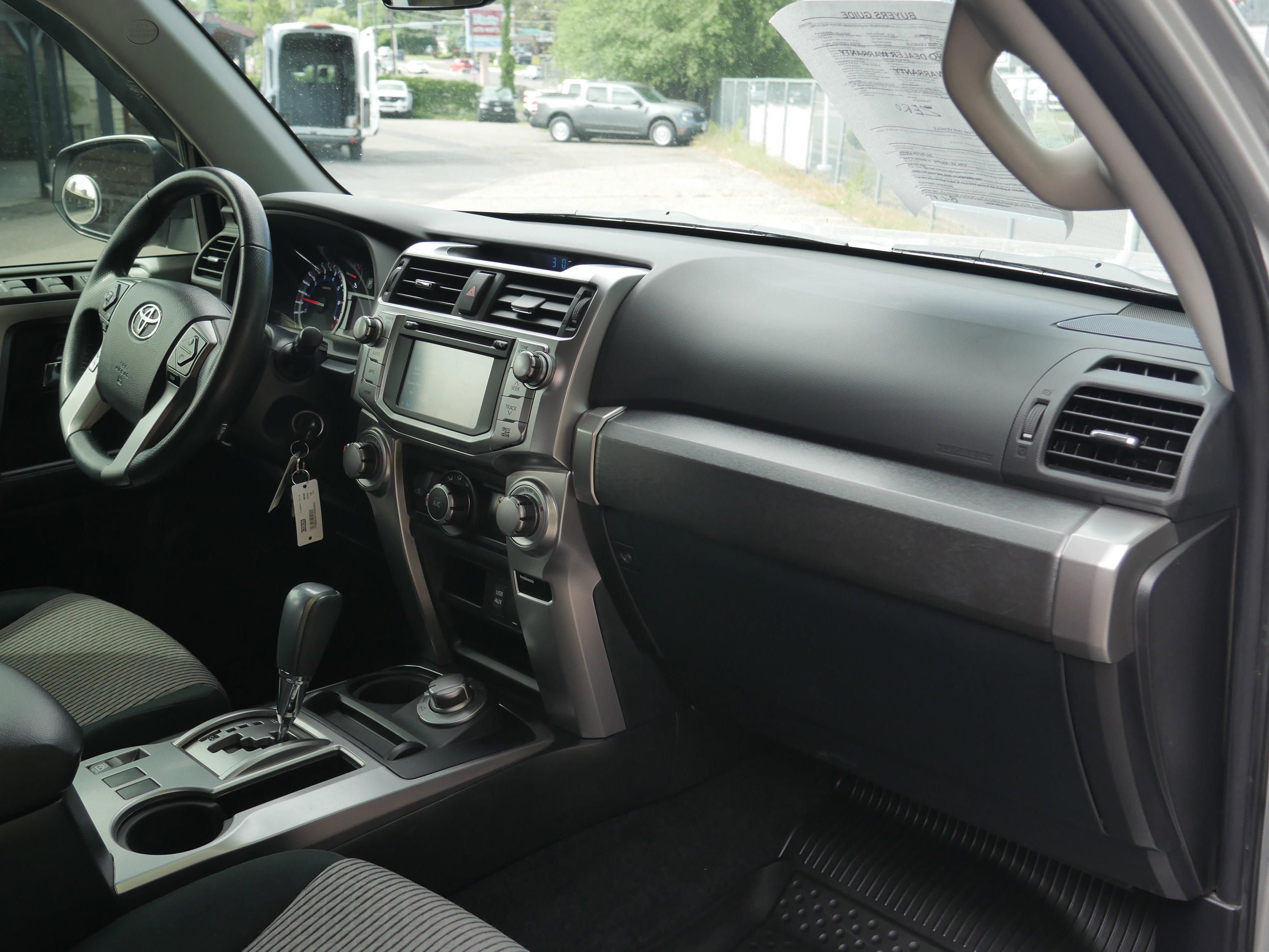 Used 2018 Classic Silver Metallic Toyota SR5 image 24