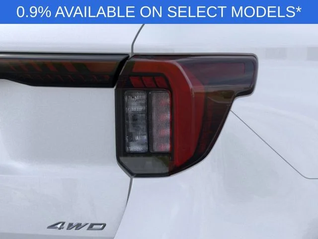 New 2026 Star White Metallic Tri-Coat Ford ST-Line image 21