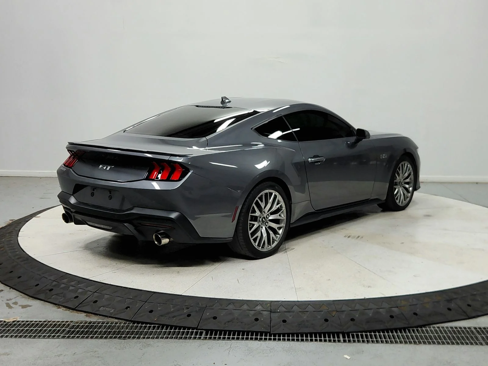 Used 2025 Gray Ford GT Premium image 8