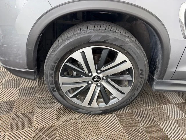 Used 2023 Gray Mitsubishi 2.0 SE image 31