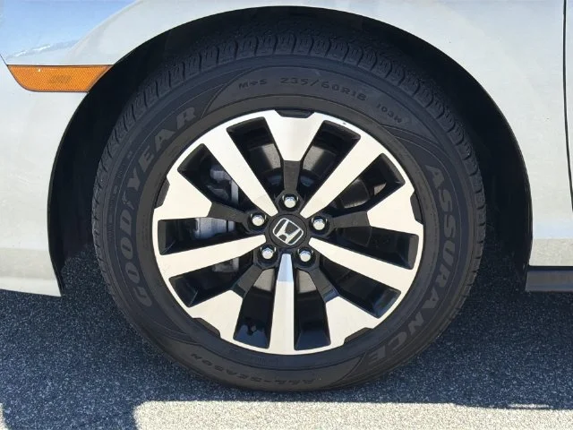 Used 2025  Honda EX-L image 44