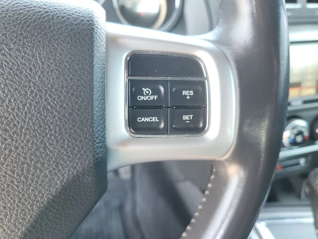Used 2014 Black Dodge SXT image 20