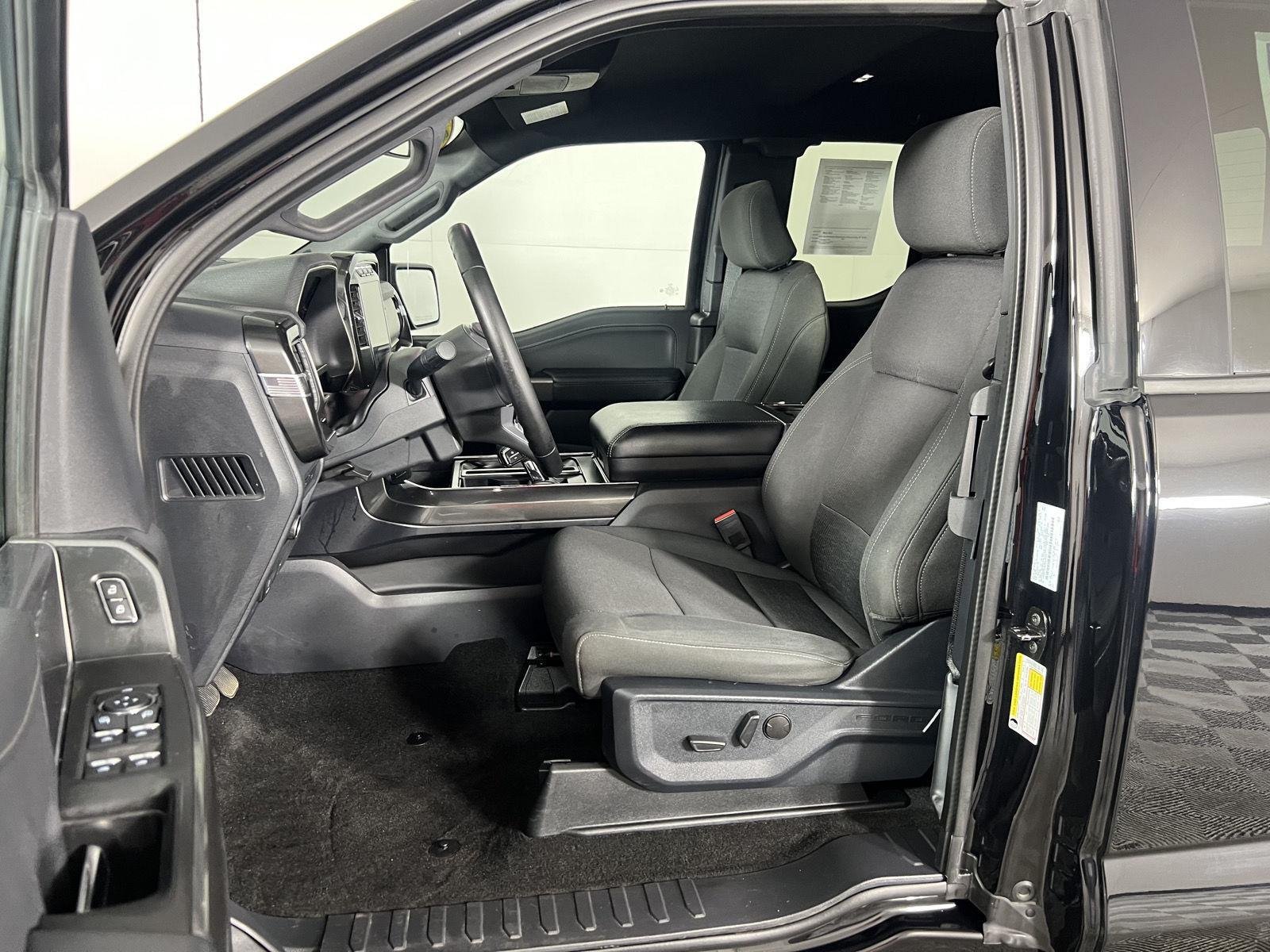 Used 2023 Agate Black Ford XLT image 18