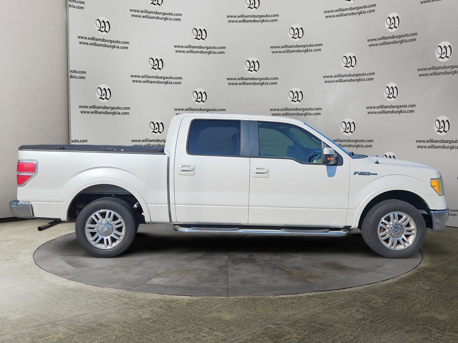 Used 2010  Ford Lariat image 6