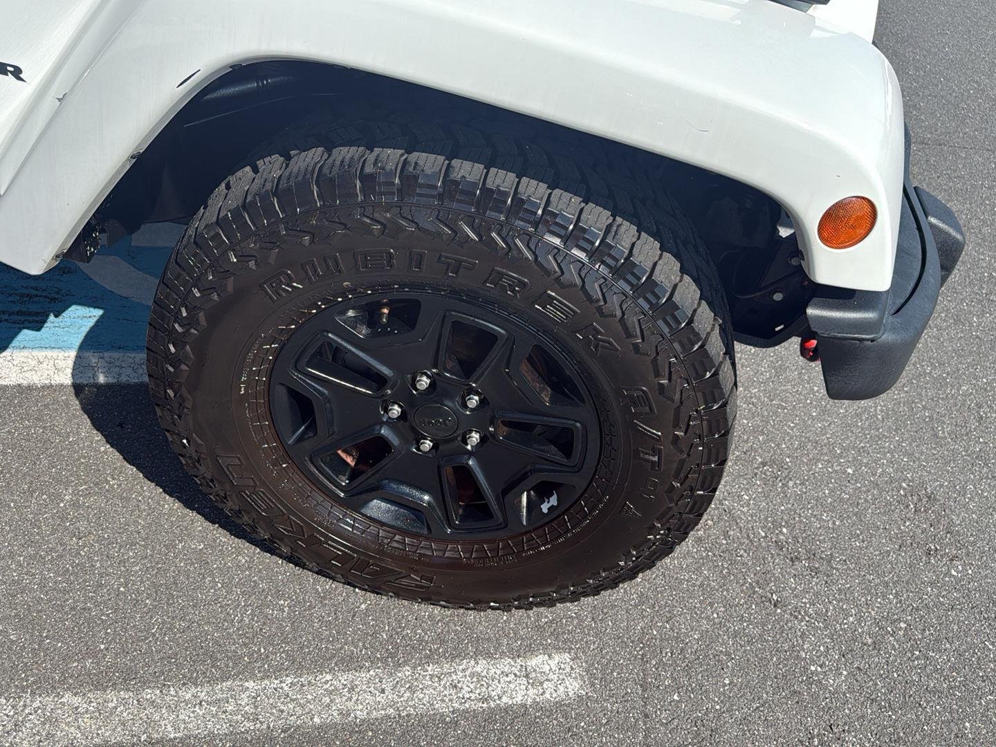 Used 2016 Bright White Clearcoat Jeep Backcountry image 11