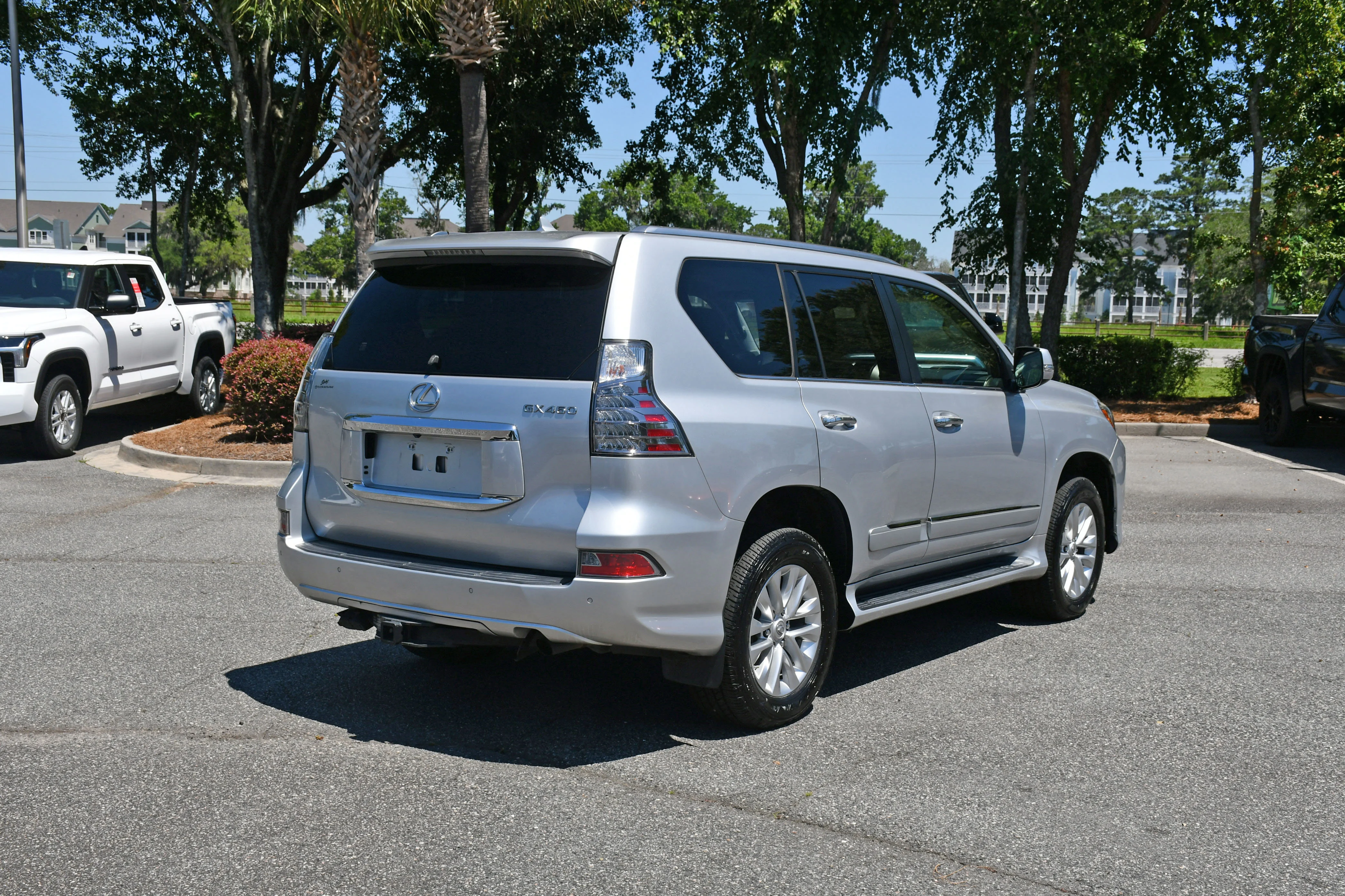 Used 2015 Silver Lexus 460 image 3