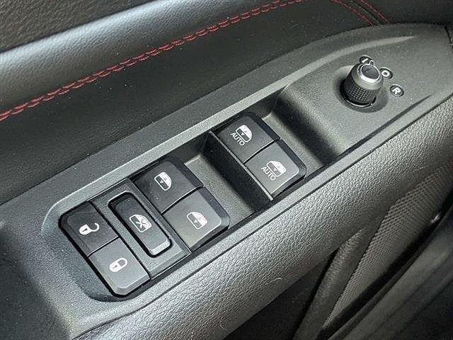 Used 2025 Bright White Clearcoat Jeep Trailhawk image 25