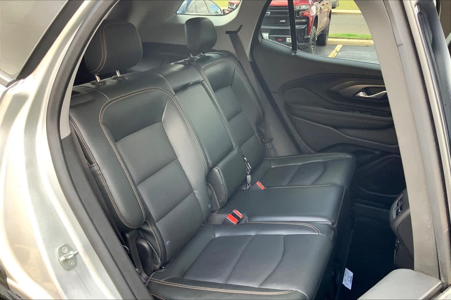 Used 2018 Quicksilver Metallic GMC SLT image 19
