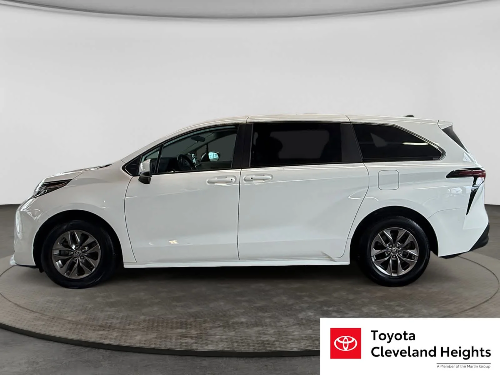 Used 2024 Ice Cap Toyota LE image 8