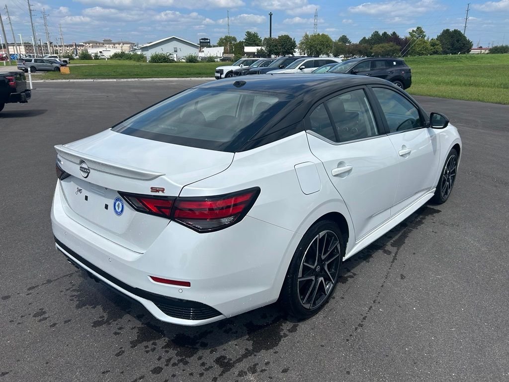 Used 2025 Aspen White Nissan SR image 4