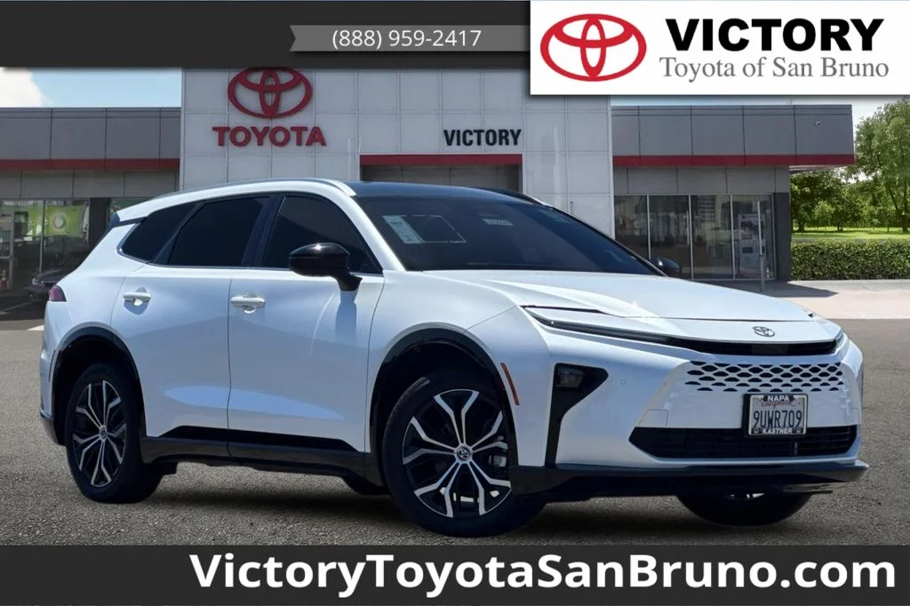 Used 2025 White Toyota Limited image 1