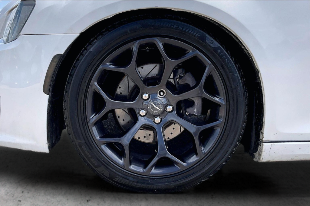 Used 2019 White Chrysler S image 32