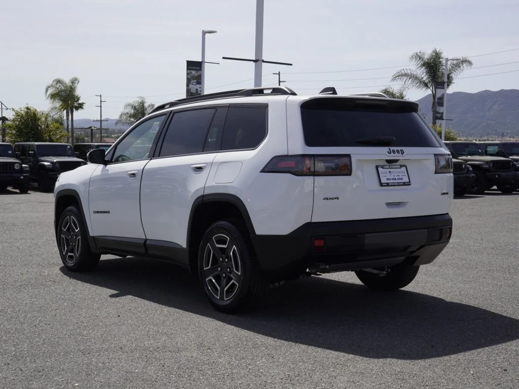 New 2026 Bright White Clear-Coat Exterior Paint Jeep Laredo image 5