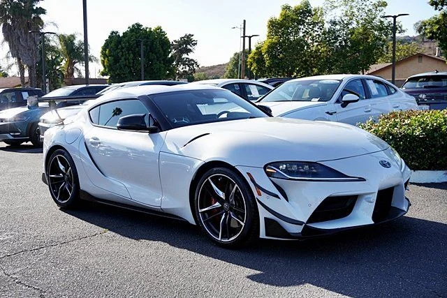 Used 2021 White Toyota 3.0 image 5