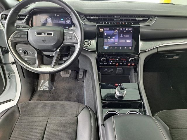 Used 2022 White Jeep Altitude image 26
