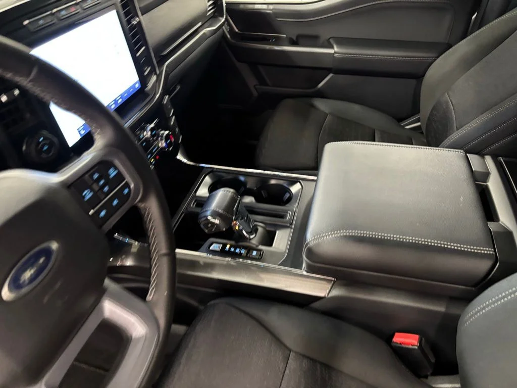 Used 2023 Silver Ford XLT image 17