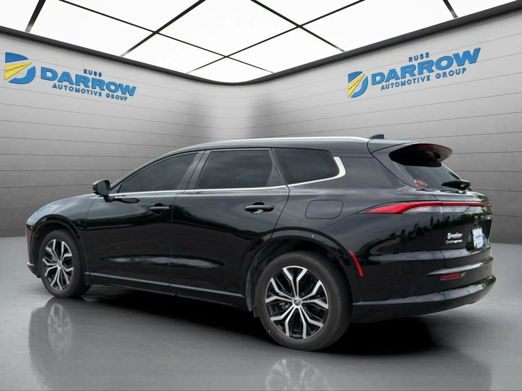 Used 2025 Black Toyota XLE image 3