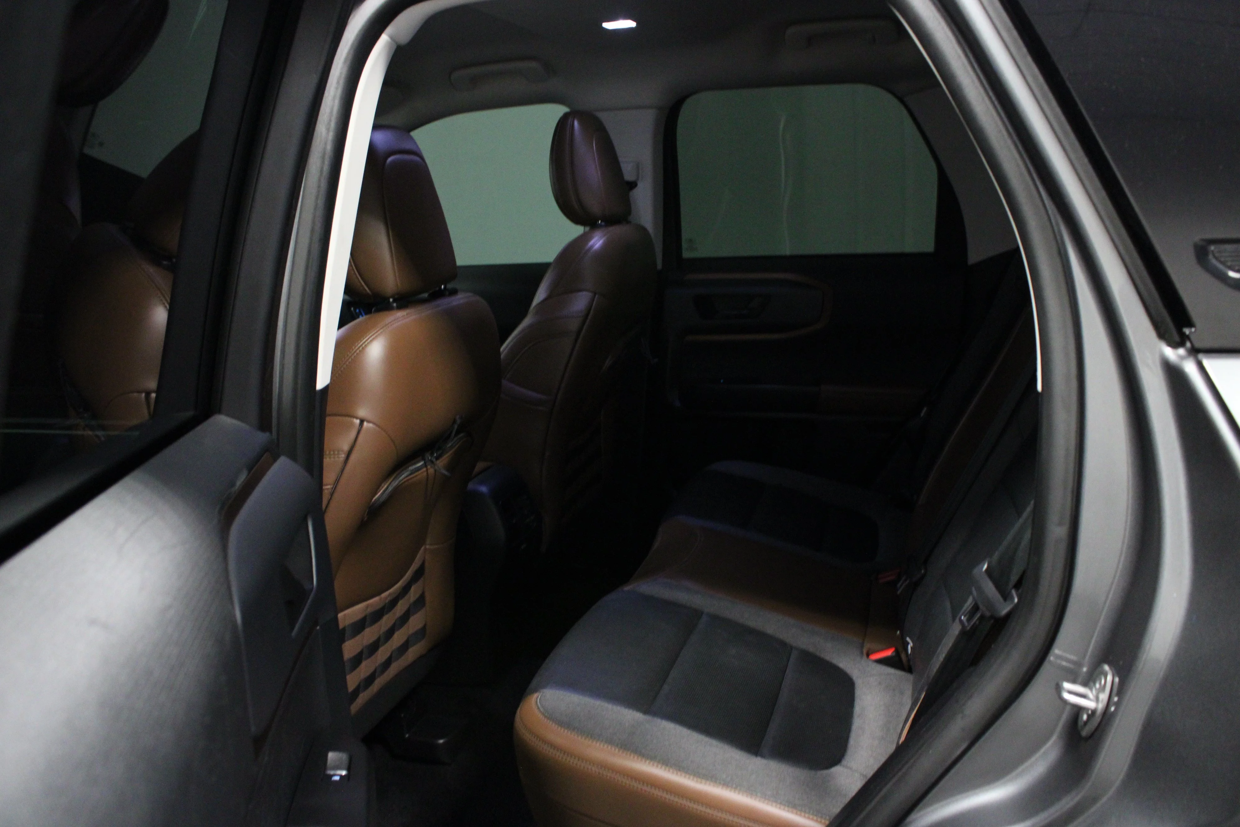 Used 2021 Gray Metallic Ford Outer Banks image 13