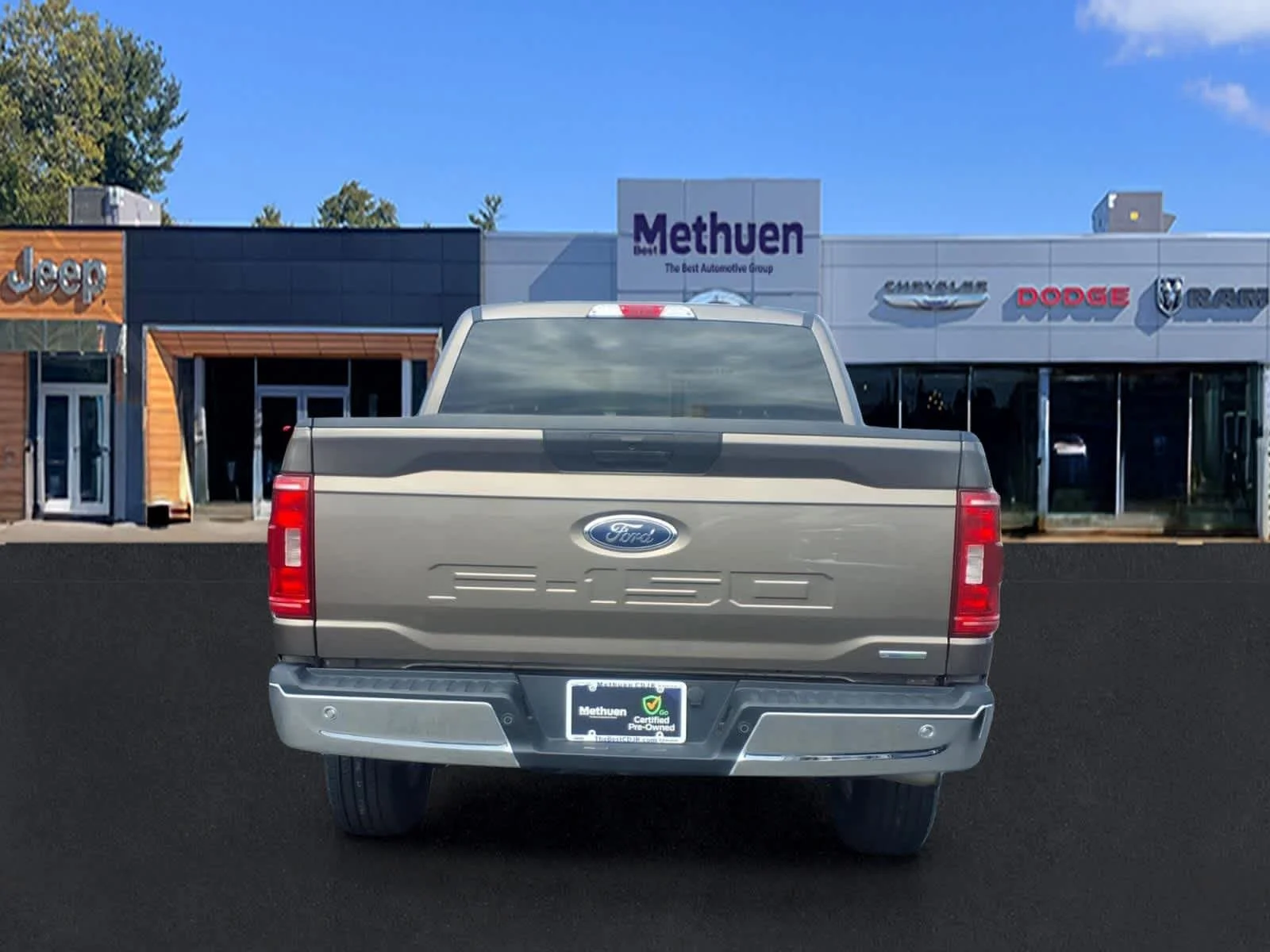 Used 2023 Stone Gray Metallic Ford XLT image 4
