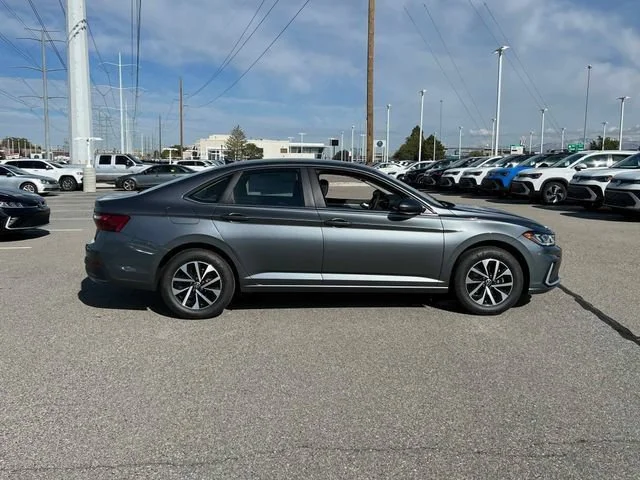 3VW5W7BU8TM002686