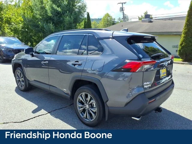 Used 2024 Gray Toyota XLE Premium image 5