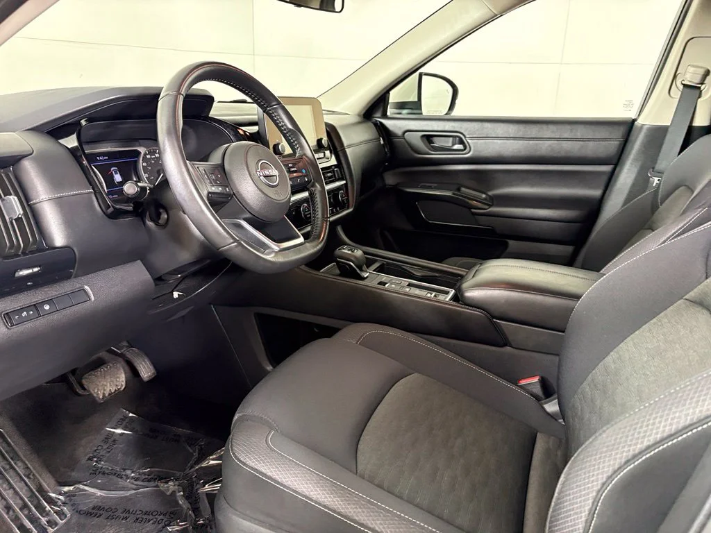Used 2024 White Nissan SV image 22