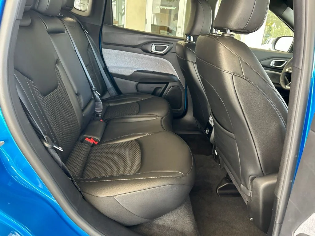 Used 2025 Blue Jeep Latitude image 28