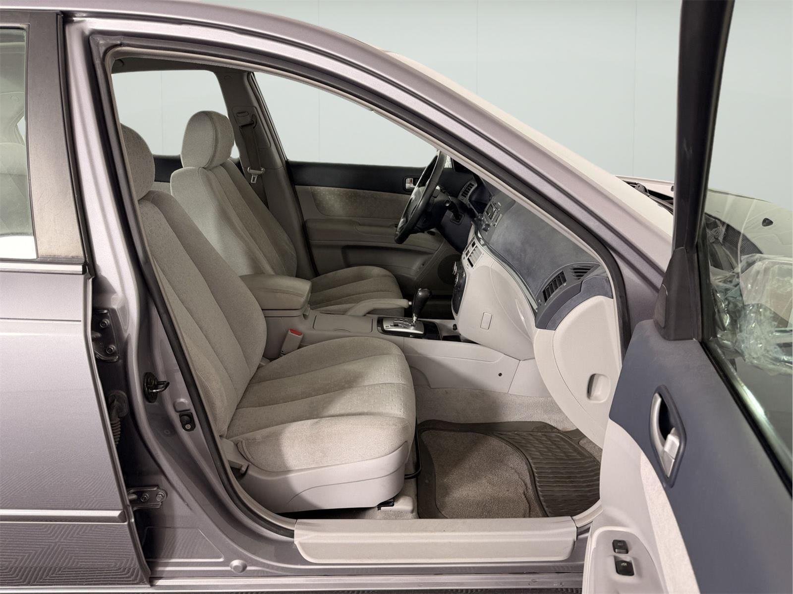 Used 2007 Golden Beige Hyundai SE image 21