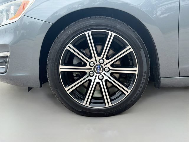 Used 2016 Gray Metallic Volvo T5 Drive-E Premier image 39
