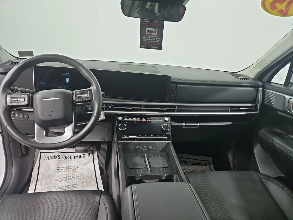 Used 2025 White Hyundai SEL image 14