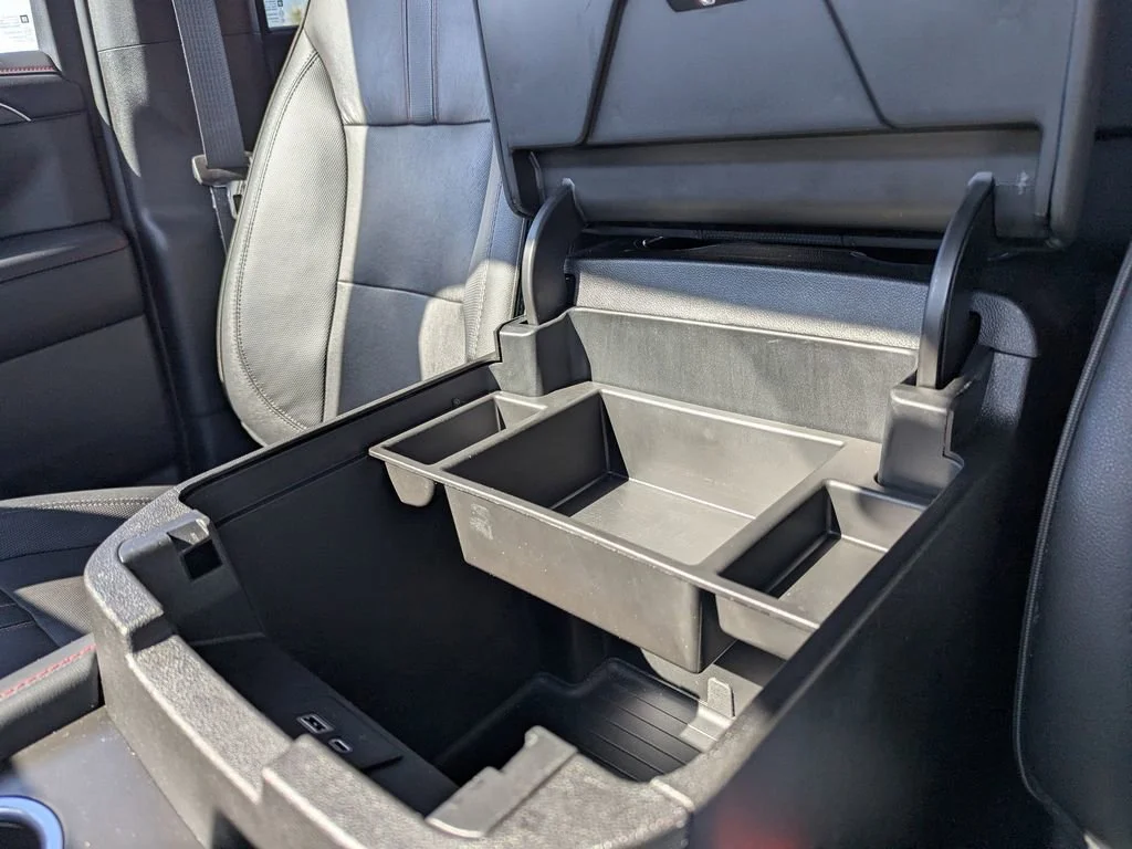 2023 Chevrolet Suburban RST - Photo 27