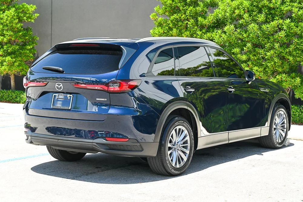 Certified Used 2025 Blue Mazda 3.3 Turbo Preferred image 4