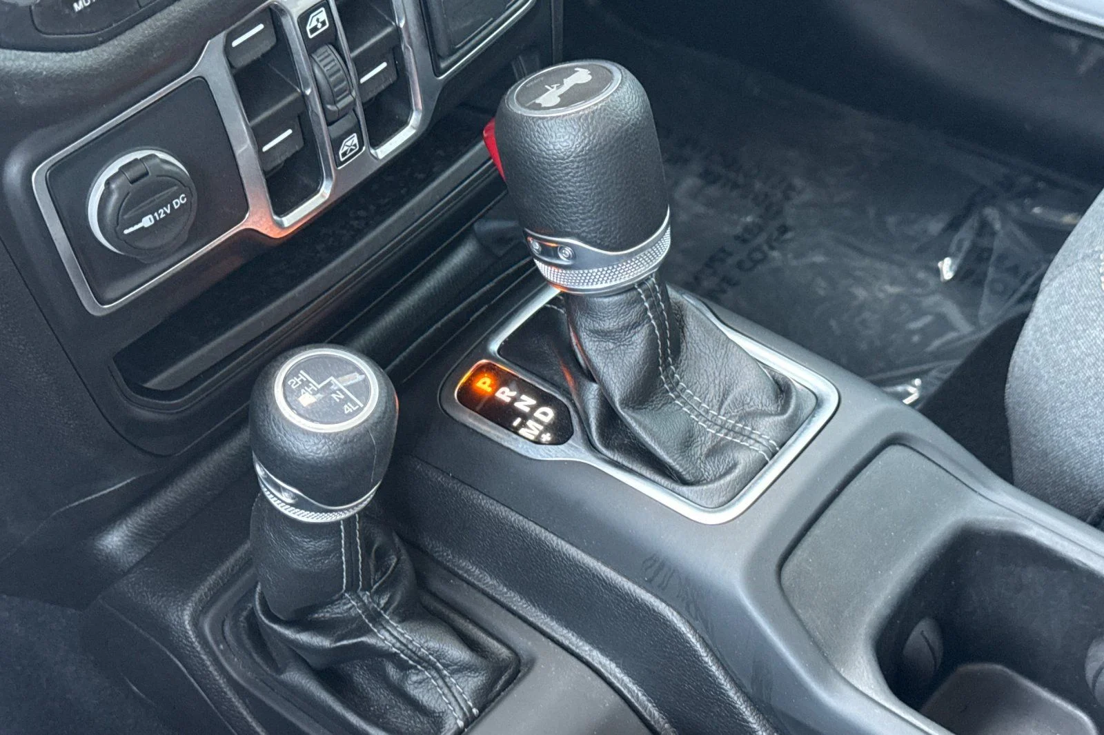 Used 2025 White Jeep Sport S image 19