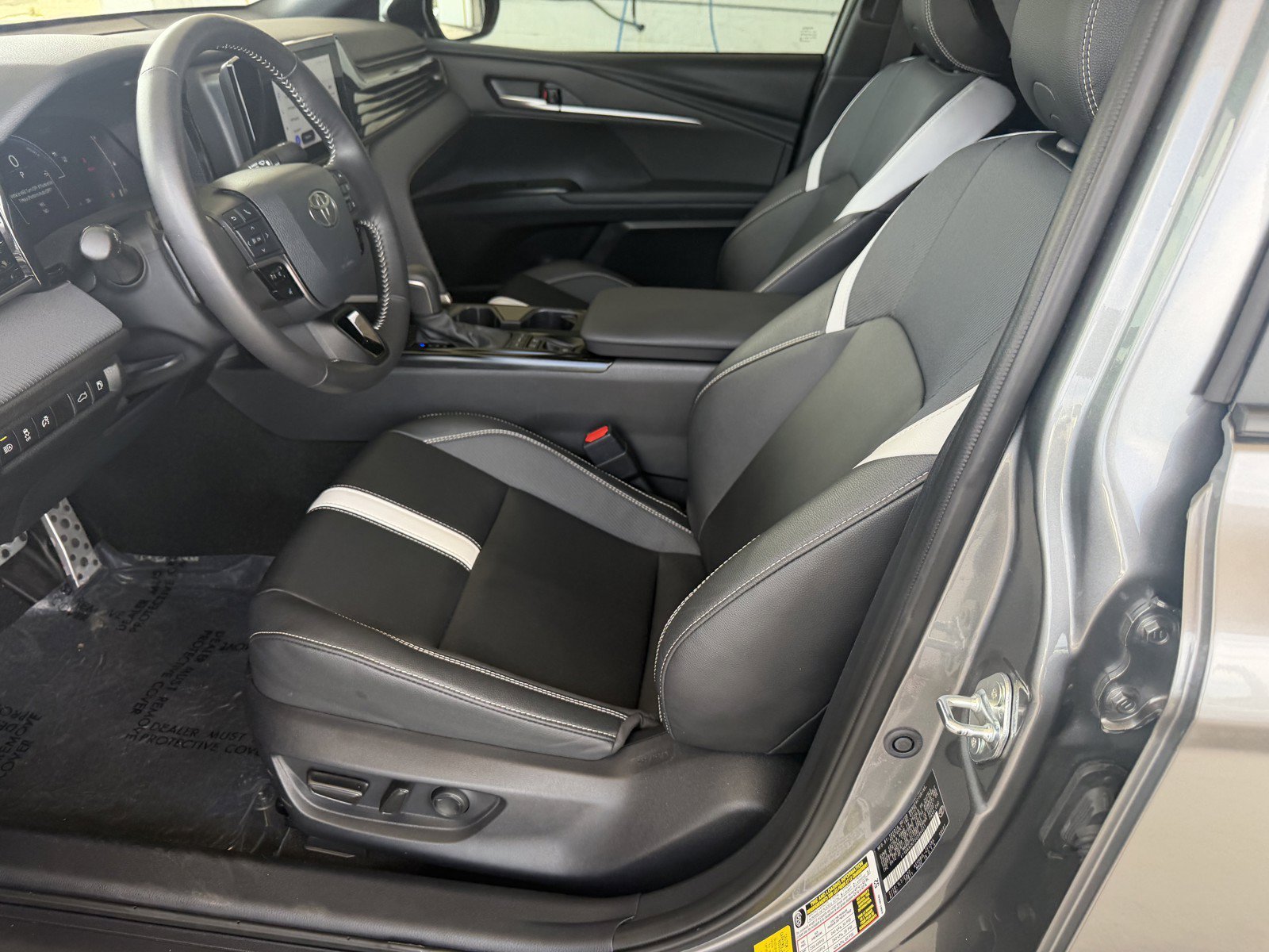 Used 2025 Heavy Metal Toyota SE image 18